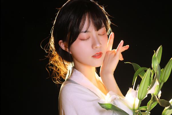 ?女生分手后沒有刪除對方的聯(lián)系方式，也沒有將對方加入黑名單，這意味著什么？?女生分手后沒有刪除對方的聯(lián)系方式，也沒有將對方加入黑名單，這意味著什么？